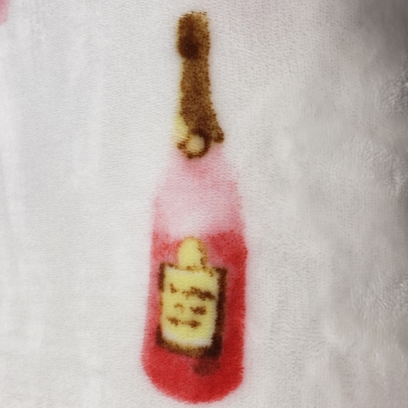 Maison Jules Plush Throw Blanket 70 x 49 Rose All Day Cozy Girls Night Out - Picture 5 of 10